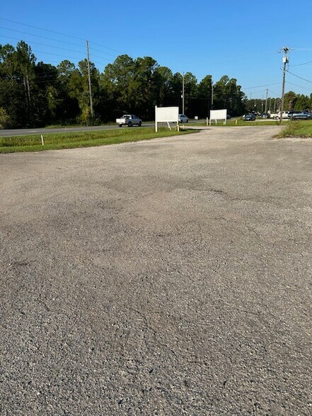 24133 W SR-40, Astor, FL à louer - Photo du bâtiment - Image 3 de 11
