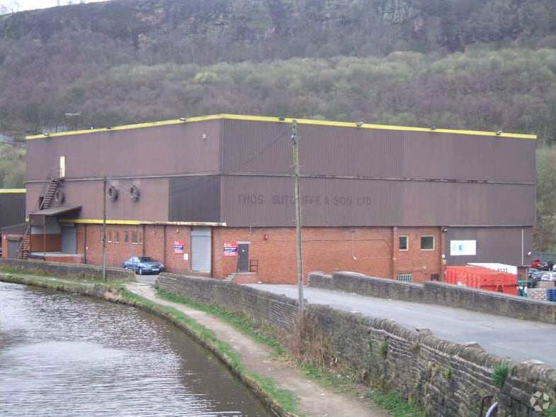 Greenhill Industrial Estate, Mytholmroyd for lease - Building Photo - Image 3 of 3