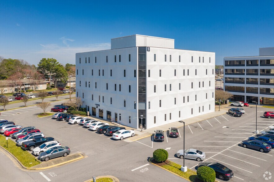 293 Independence Blvd, Virginia Beach, VA à louer - Photo du bâtiment - Image 3 de 3