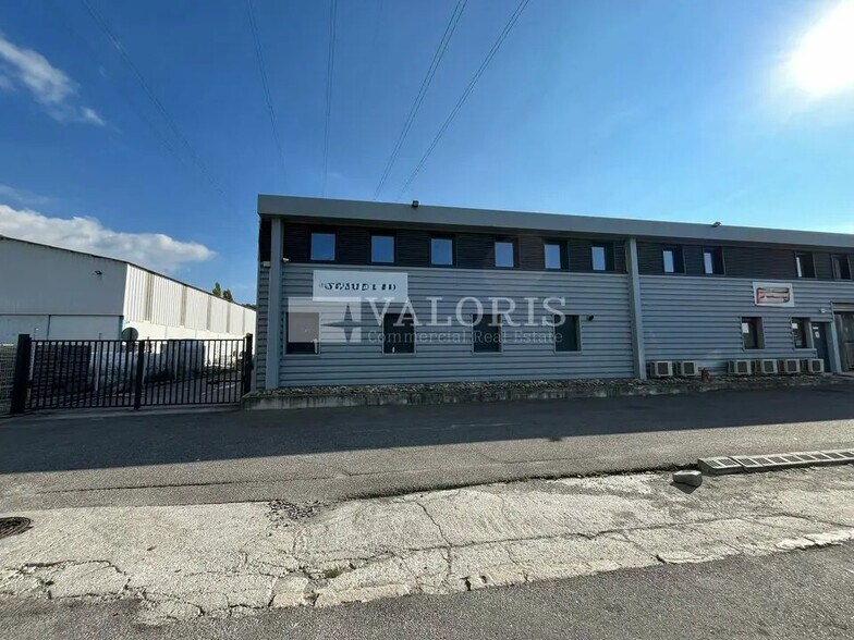 Flex in Bouc-Bel-Air for lease - Building Photo - Image 2 of 12