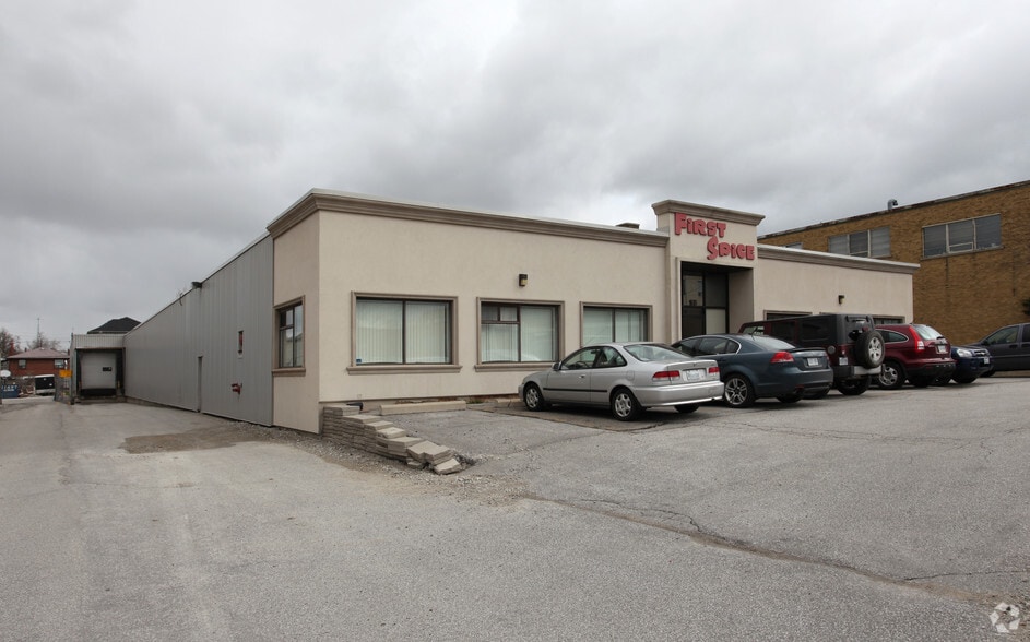 98 Tycos Dr, Toronto, ON for sale - Building Photo - Image 2 of 2