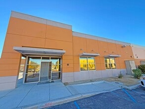 73814 Dinah Shore Dr, Palm Desert, CA for lease Interior Photo- Image 2 of 4