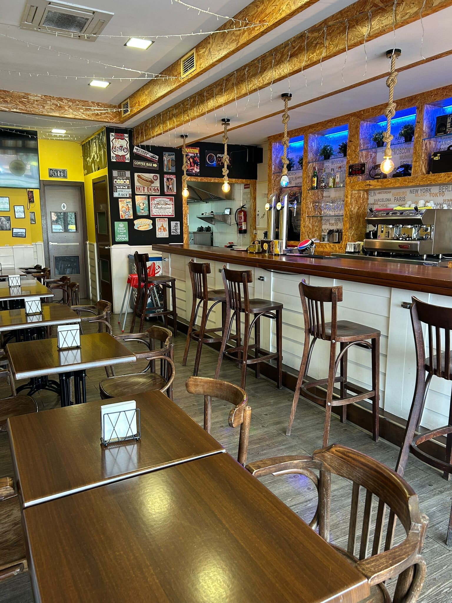 Commerce de détail dans Parla, Madrid à louer Photo intérieure- Image 1 de 6