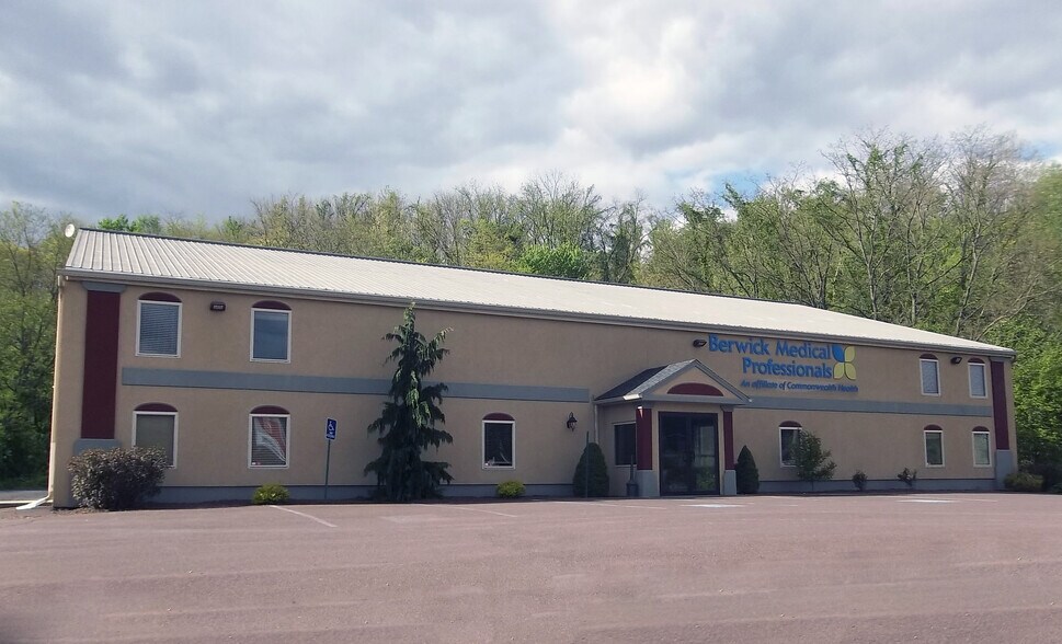 3151 Columbia Blvd, Bloomsburg, PA à louer - Photo du bâtiment - Image 1 de 24