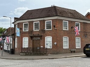 32 High St, Gerrards Cross à louer Photo du bâtiment- Image 1 de 3