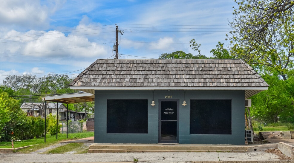 1404 S Bridge St, Brady, TX à vendre - Photo du bâtiment - Image 1 de 11