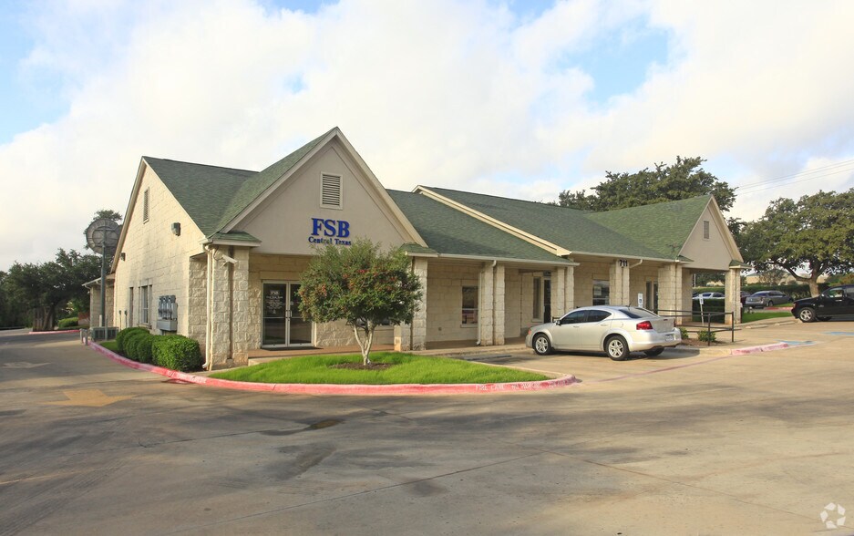 711 San Gabriel Village Blvd, Georgetown, TX à vendre - Photo du bâtiment - Image 1 de 2