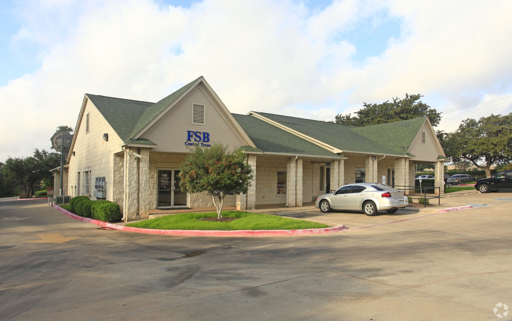 711 San Gabriel Village Blvd, Georgetown, TX for sale Building Photo- Image 1 of 3