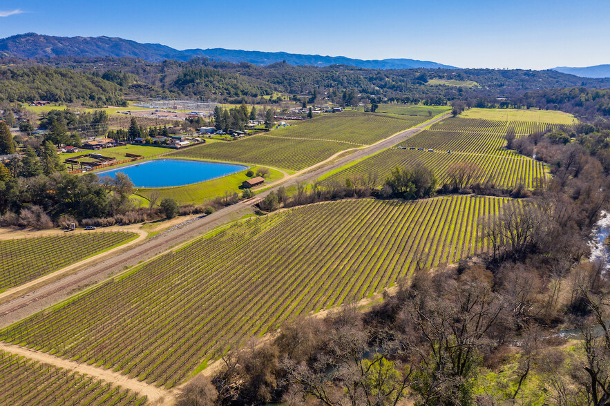 8000 East Rd, Redwood Valley, CA for sale - Primary Photo - Image 1 of 1