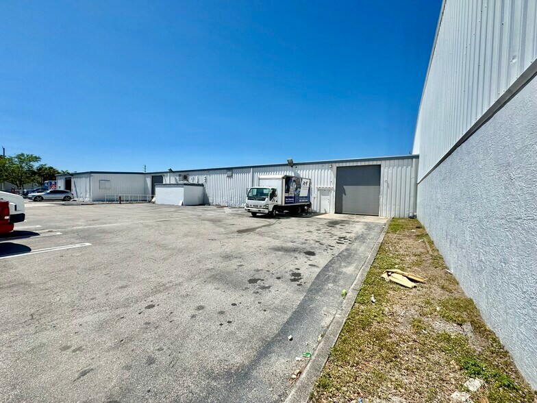 2900 High Ridge Rd, Boynton Beach, FL à louer - Photo du bâtiment - Image 3 de 16