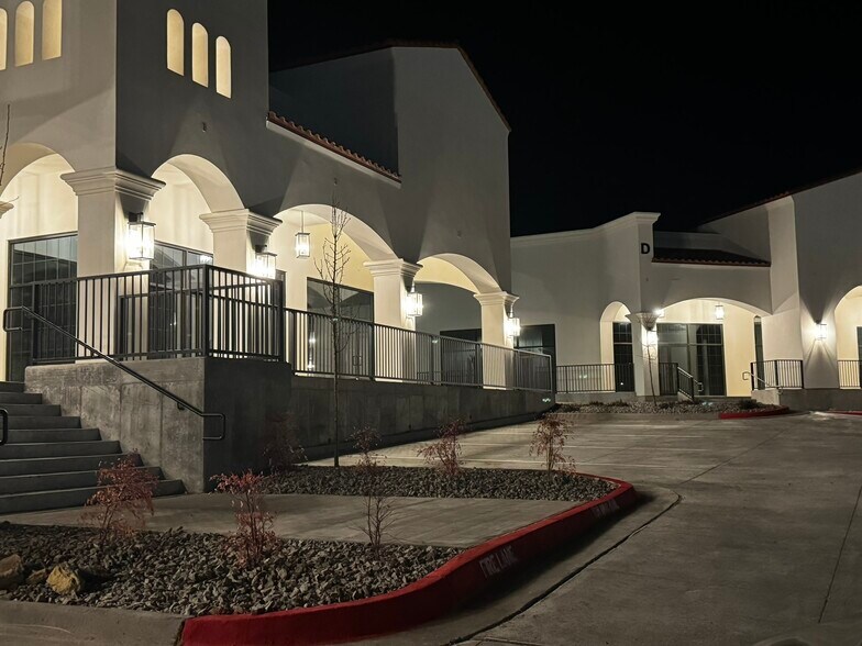 7451 Paseo Del Norte Blvd, El Paso, TX à vendre - Photo du bâtiment - Image 3 de 15