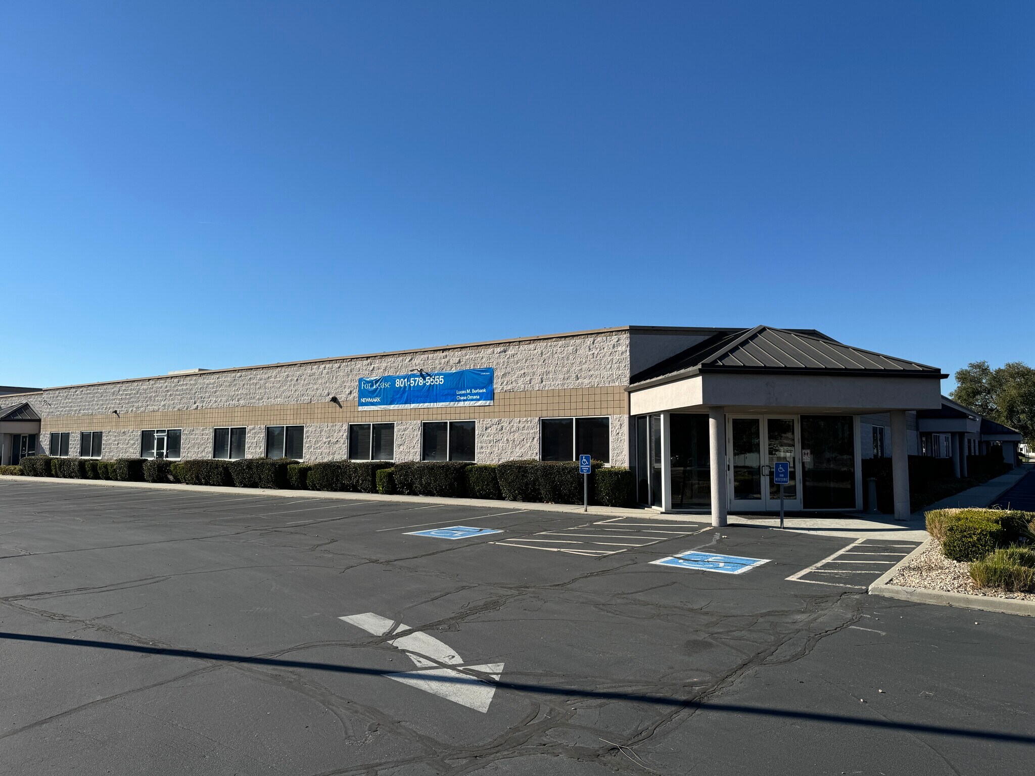 1825 W Research Way, Salt Lake City, UT à louer Photo principale- Image 1 de 8