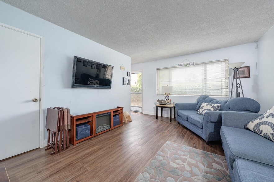 10921 Walnut St, Los Alamitos, CA for sale - Building Photo - Image 3 of 30