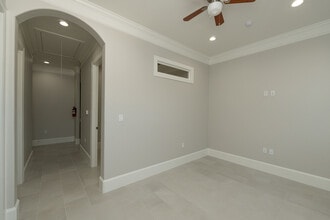 12410 Spring Cypress Rd, Tomball, TX à louer Photo intérieure- Image 1 de 12