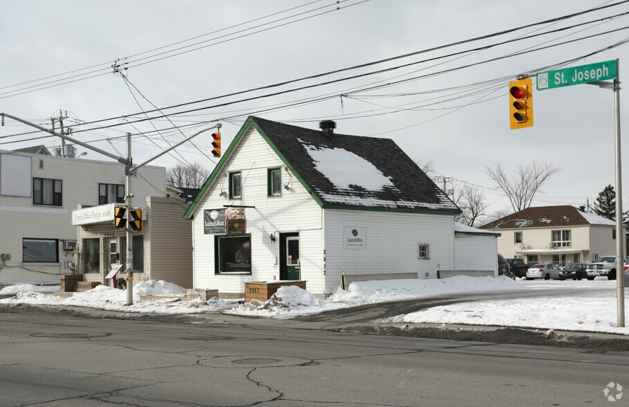 2817 St Joseph Blvd, Ottawa, ON for sale - Primary Photo - Image 1 of 1