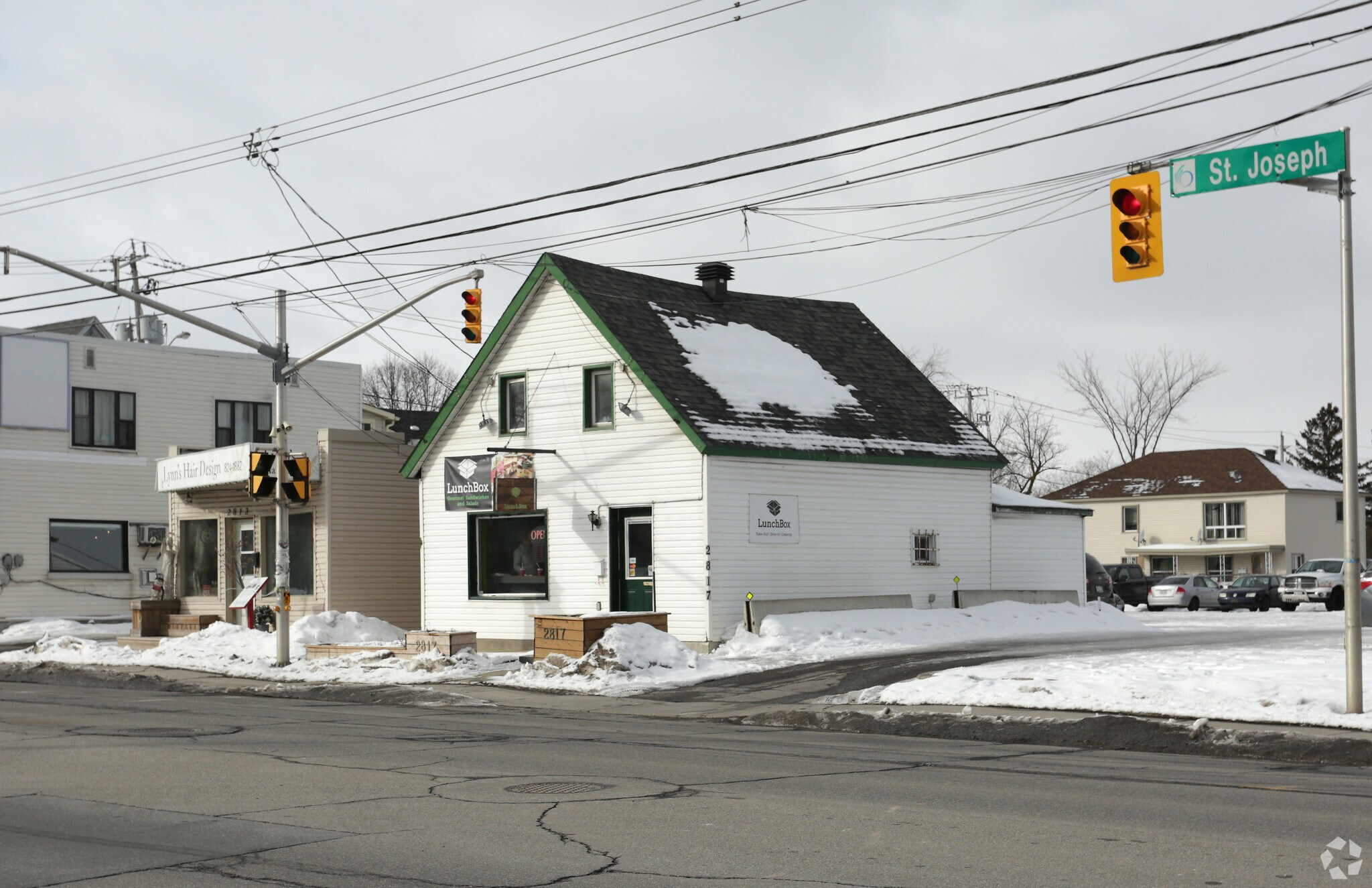 2817 St Joseph Blvd, Ottawa, ON à vendre Photo principale- Image 1 de 1