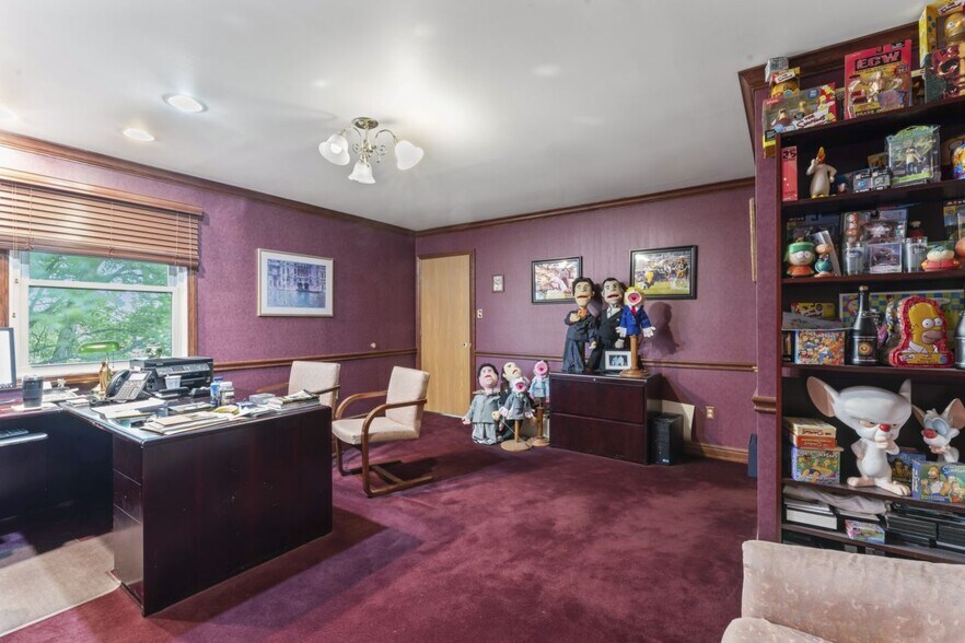 216 Pleasant Dr, Aliquippa, PA for sale - Building Photo - Image 2 of 27