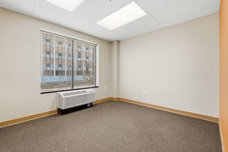 6196 Oxon Hill Rd, Oxon Hill, MD à louer Photo intérieure- Image 2 de 11