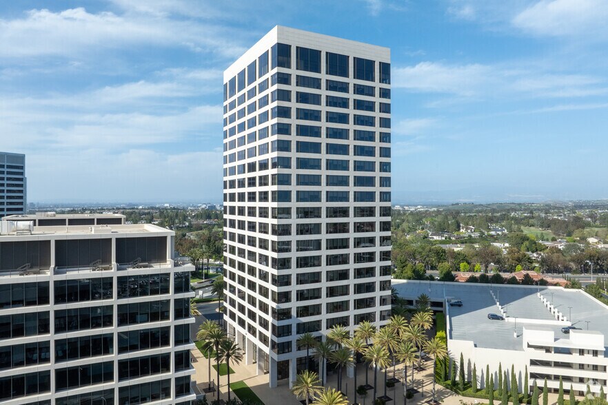 520 Newport Center Dr, Newport Beach, CA à louer - Photo du bâtiment - Image 1 de 16