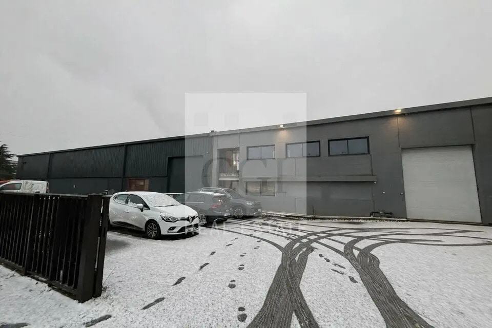 Flex in Villeurbanne for sale Building Photo- Image 1 of 13