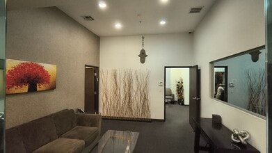 1112 E 12th St, Los Angeles, CA for lease Interior Photo- Image 2 of 6