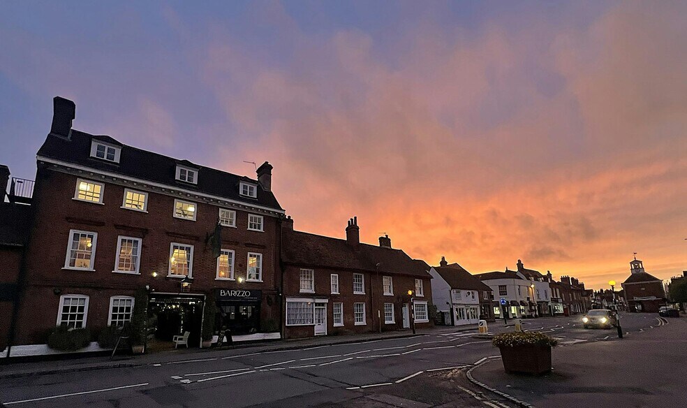 12 The Broadway, Amersham à vendre - Photo du bâtiment - Image 2 de 14