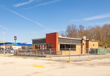 480 S Main St, Ferdinand, IN à louer - Photo du bâtiment - Image 3 de 7
