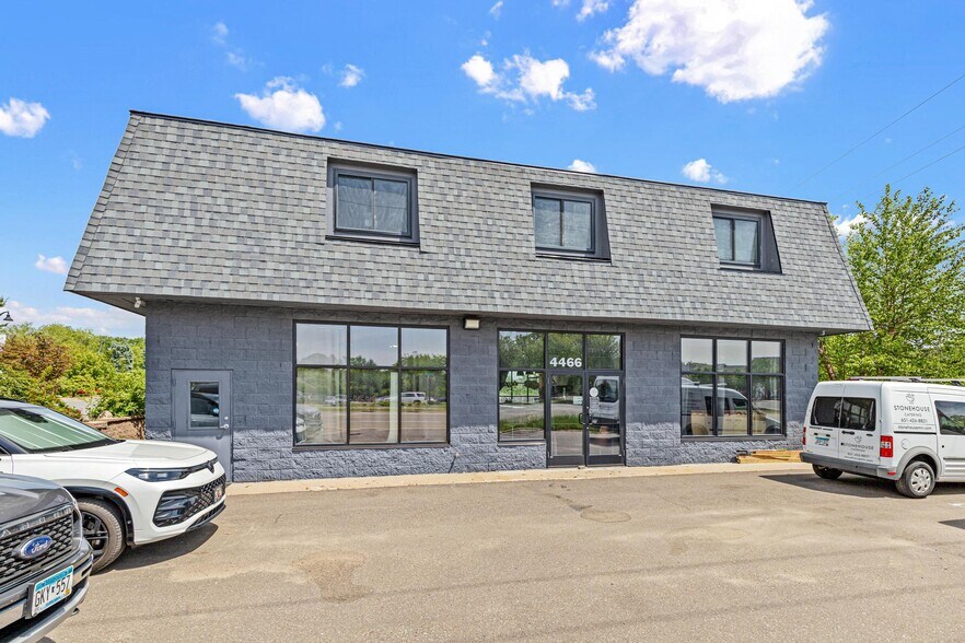 4466 Centerville Rd, White Bear Lake, MN à vendre - Photo du bâtiment - Image 1 de 21