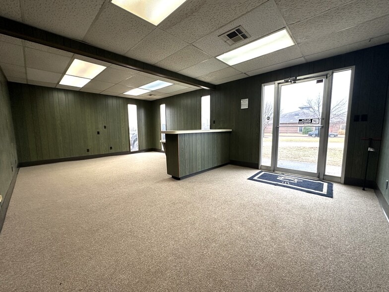 16 NW 65th St, Oklahoma City, OK for lease - Building Photo - Image 2 of 9