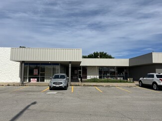 Plus de détails pour 3331-3379 E 47th St S, Wichita, KS - Vente au détail à louer