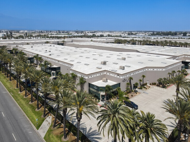 1917-1957 S Vineyard Ave, Ontario, CA for lease - Building Photo - Image 2 of 9