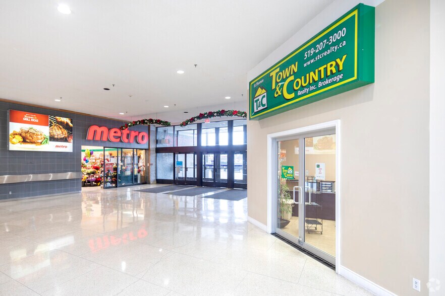 417 Wellington St, St Thomas, ON à louer - Photo intérieure - Image 3 de 19