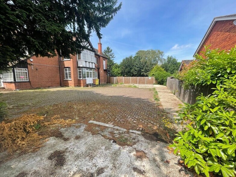 18 Compton Av, Luton à vendre - Photo du bâtiment - Image 3 de 21