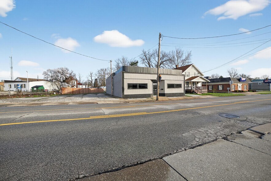 161 E Main St, Geneva, OH à vendre - Photo du bâtiment - Image 3 de 19