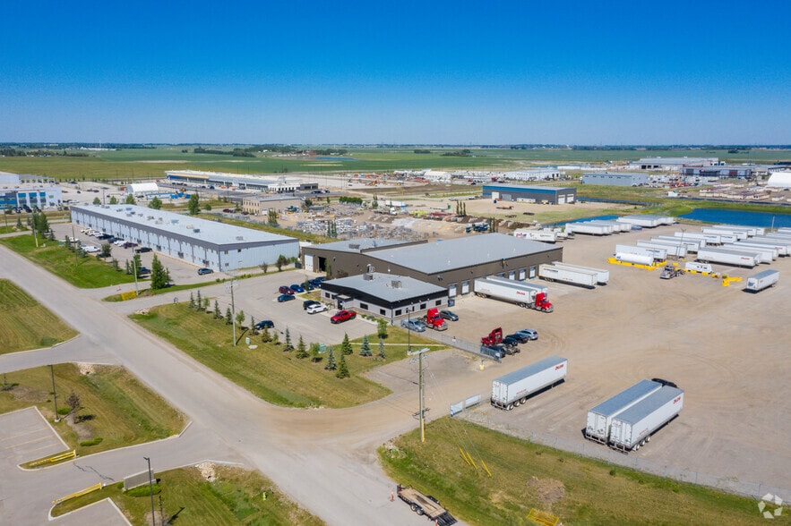 240036 Frontier Pl SE, Rocky View No 44, AB for sale - Aerial - Image 2 of 5