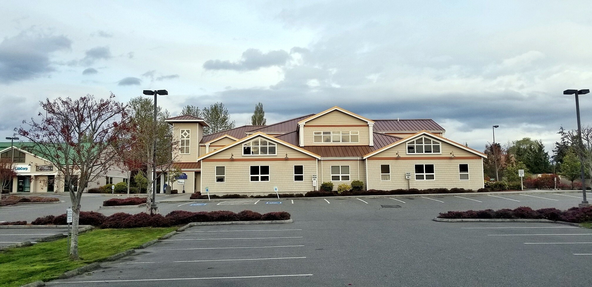 275 SE Cabot Dr, Oak Harbor, WA à louer Photo du bâtiment- Image 1 de 6