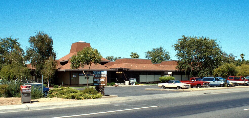 1355 Florin Rd, Sacramento, CA à louer - Photo du bâtiment - Image 3 de 21