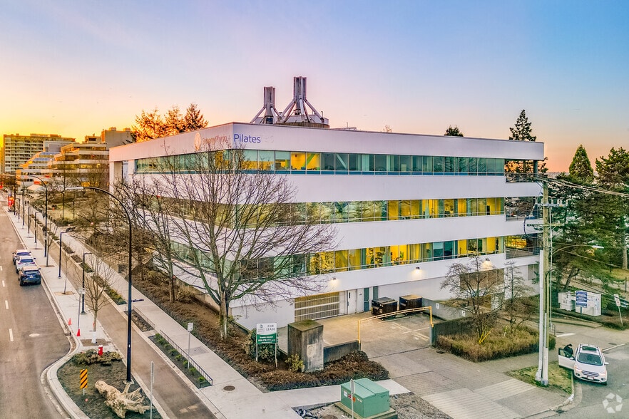 221 W Esplanade, North Vancouver, BC for lease - Building Photo - Image 2 of 5