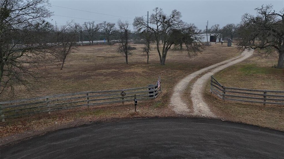 6201 Acacia Dr, Leander, TX for lease - Primary Photo - Image 1 of 9