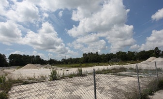 Greenland Rd Storage Lot - Warehouse