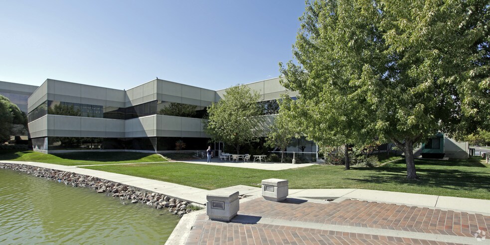 5245 Yeager Rd, Salt Lake City, UT à louer - Photo du bâtiment - Image 3 de 3