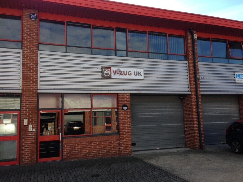 14-24 Howard Way, Newport Pagnell à louer - Photo du bâtiment - Image 2 de 18