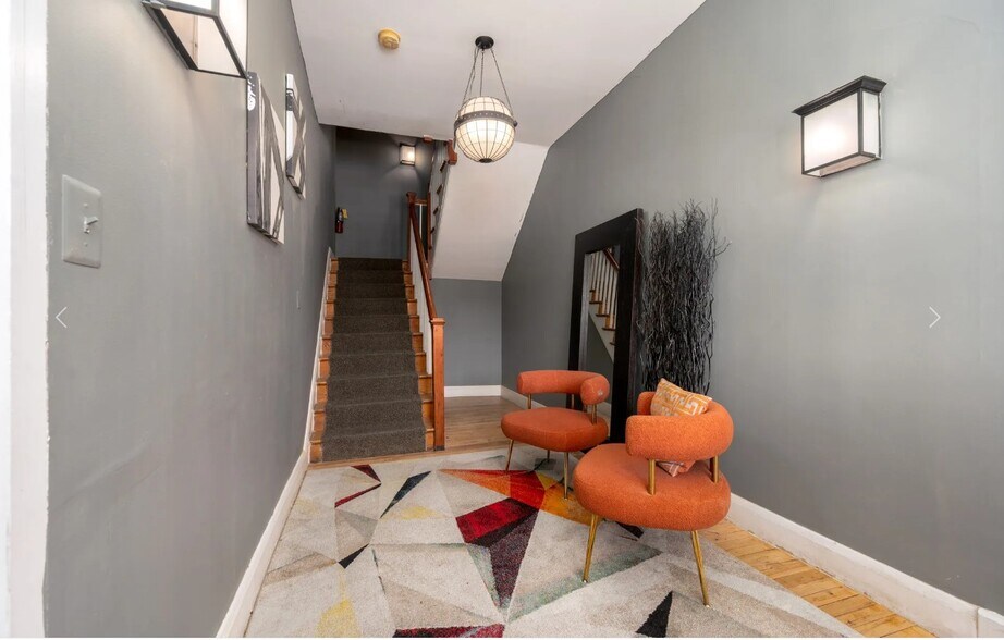 518 Virginia Ave, Towson, MD à louer - Hall d’entrée - Image 3 de 17