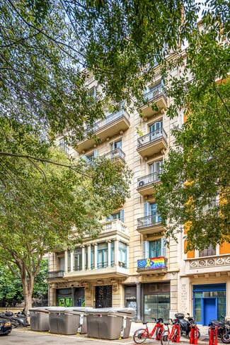 Plus de détails pour Bureau/Commerce de détail à louer