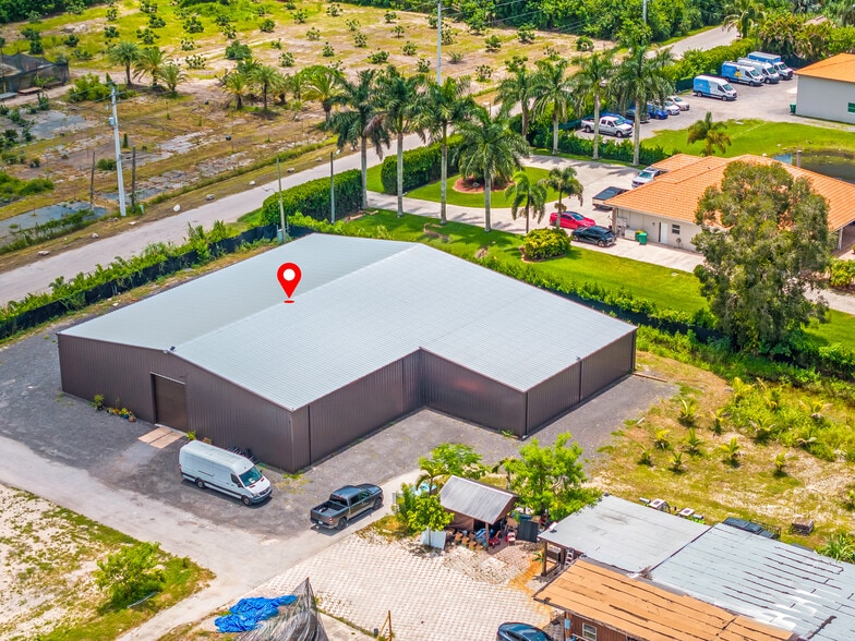 5601 SW 210th Ter, Southwest Ranches, FL for lease - Building Photo - Image 3 of 4