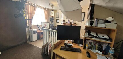 36-36A Market Pl, Wantage for lease Interior Photo- Image 1 of 3