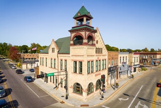 Plus de détails pour 100 E Main St, Sun Prairie, WI - Bureau/Commerce de détail à louer