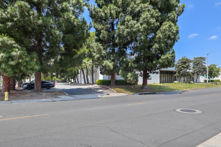 709 Via Alondra, Camarillo, CA for lease - Building Photo - Image 3 of 8