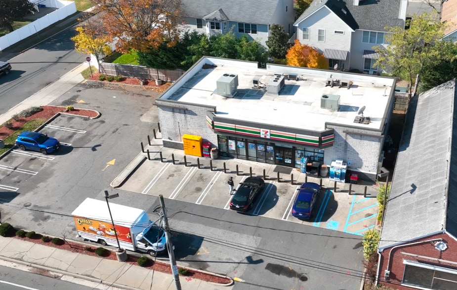 3274 Long Beach Rd, Oceanside, NY for sale - Building Photo - Image 3 of 7