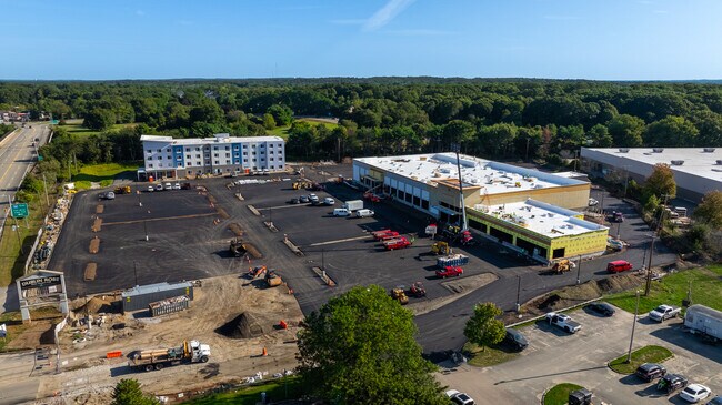 Plus de détails pour 940 Fall River Ave, Seekonk, MA - Commerce de détail à louer